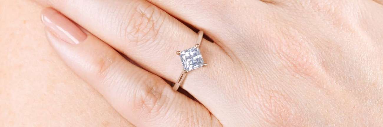 lab grown diamond engagement ring